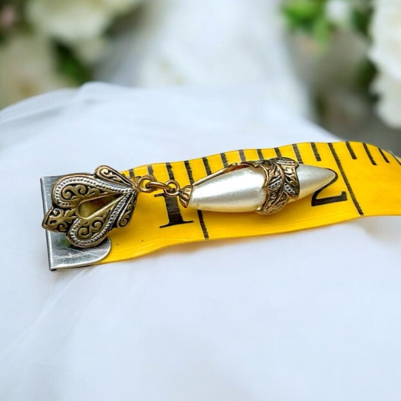 🌺Vintage Signed Damascene Pearl Earrings - Picture 10 of 11